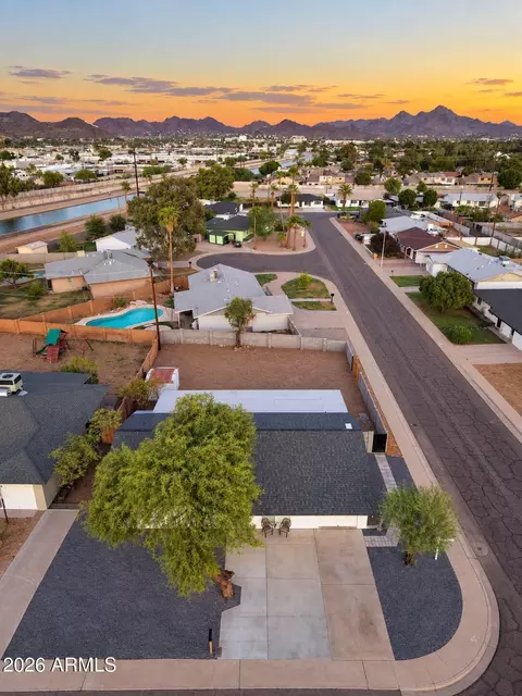 View/Area - 9043 N 16th Dr, Phoenix, AZ 85021 photo 1 of 2