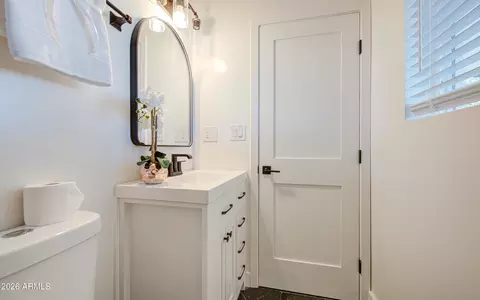 Bath - 9043 N 16th Dr, Phoenix, AZ 85021 photo 3 of 6