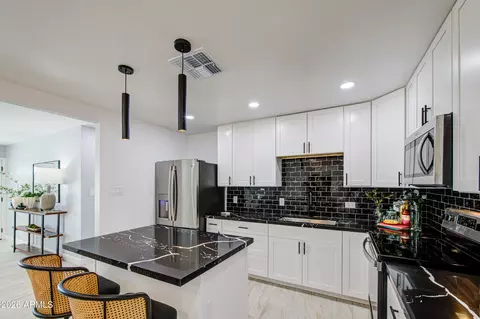 Kitchen - 9043 N 16th Dr, Phoenix, AZ 85021 photo 3 of 3