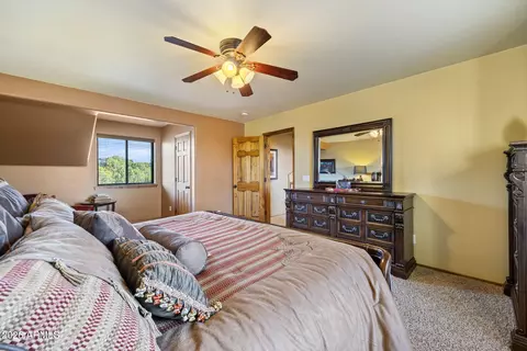 Bedroom - 2818 Constellation Ln, Overgaard, AZ 85933 photo 6 of 6