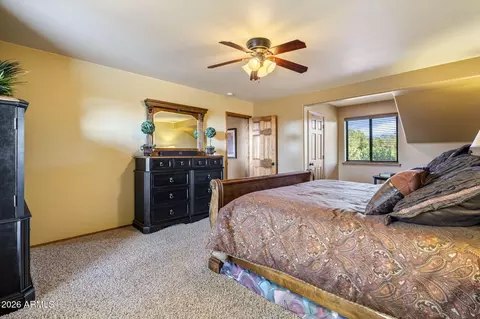 Bedroom - 2818 Constellation Ln, Overgaard, AZ 85933 photo 4 of 6