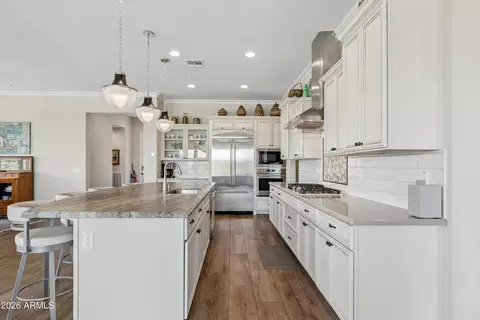 Kitchen - 17876 E Wolf Tree Ln, Rio Verde, AZ 85263 photo 4 of 5