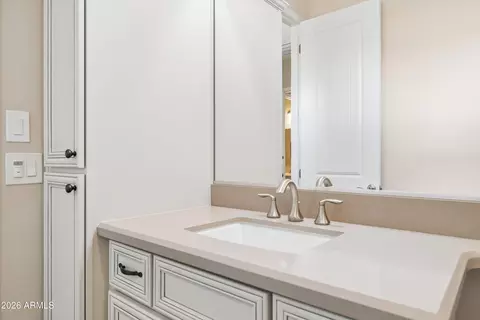 Bath - 17876 E Wolf Tree Ln, Rio Verde, AZ 85263 photo 4 of 5
