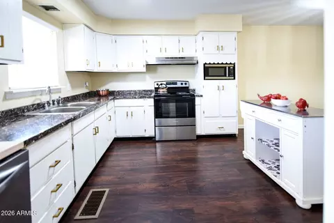 Kitchen - 466 S Fourth St, Globe, AZ 85501 photo 1 of 13