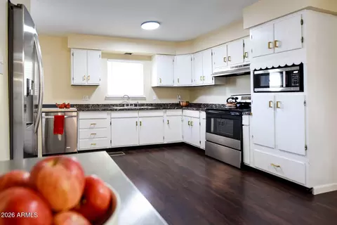 Kitchen - 466 S Fourth St, Globe, AZ 85501 photo 6 of 13
