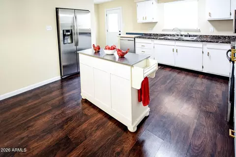 Kitchen - 466 S Fourth St, Globe, AZ 85501 photo 10 of 13