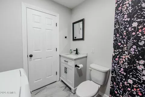 Bath - 466 S Fourth St, Globe, AZ 85501 photo 8 of 10