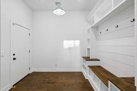 Entry Way - 4311 Earll Dr, Phoenix, AZ 85018 photo 2 of 3