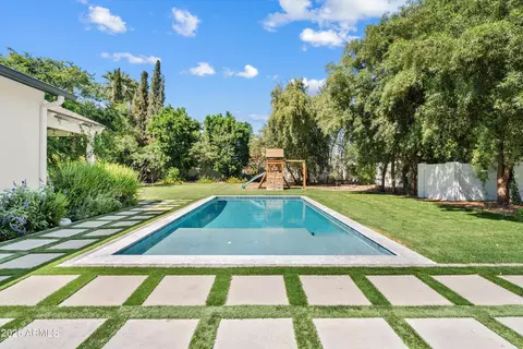 Exterior - 3216 E Weldon Ave, Phoenix, AZ 85018 photo 4 of 13
