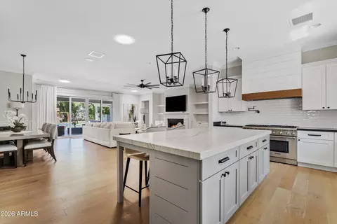 Kitchen - 3216 E Weldon Ave, Phoenix, AZ 85018 photo 1 of 6