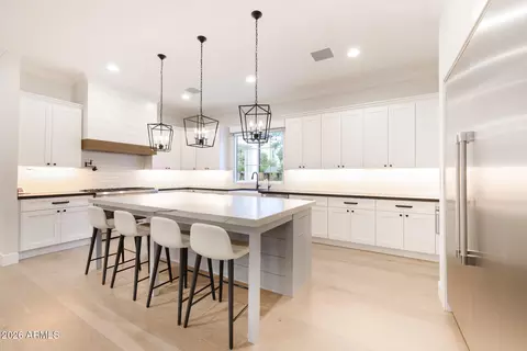 Kitchen - 3216 E Weldon Ave, Phoenix, AZ 85018 photo 6 of 6