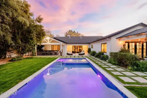 Exterior - 3216 E Weldon Ave, Phoenix, AZ 85018 photo 6 of 13