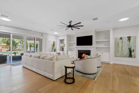 Living - 3216 E Weldon Ave, Phoenix, AZ 85018 photo 2 of 2