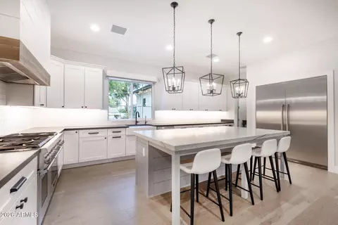 Kitchen - 3216 E Weldon Ave, Phoenix, AZ 85018 photo 3 of 6
