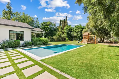 Exterior - 3216 E Weldon Ave, Phoenix, AZ 85018 photo 7 of 13