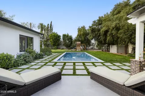 Exterior - 3216 E Weldon Ave, Phoenix, AZ 85018 photo 2 of 13