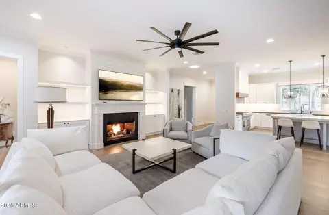 Living - 3216 E Weldon Ave, Phoenix, AZ 85018 photo 1 of 2