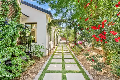 Exterior - 3216 E Weldon Ave, Phoenix, AZ 85018 photo 9 of 13