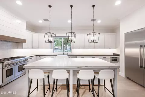 Kitchen - 3216 E Weldon Ave, Phoenix, AZ 85018 photo 4 of 6