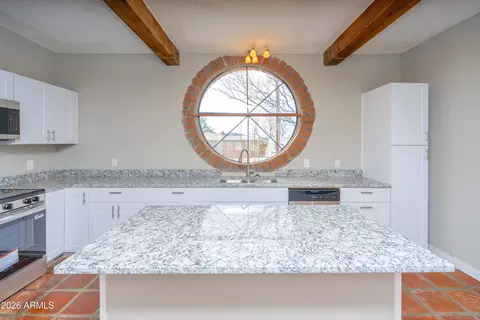 Kitchen - 4 Cochise Ln, Bisbee, AZ 85603 photo 2 of 5