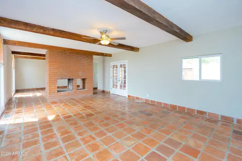Living - 4 Cochise Ln, Bisbee, AZ 85603 photo 4 of 16