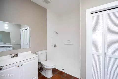 Bath - 4 Cochise Ln, Bisbee, AZ 85603 photo 3 of 4