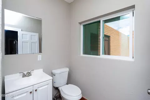 Bath - 4 Cochise Ln, Bisbee, AZ 85603 photo 1 of 4