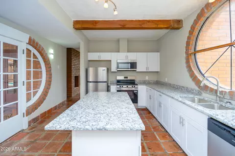 Kitchen - 4 Cochise Ln, Bisbee, AZ 85603 photo 4 of 5