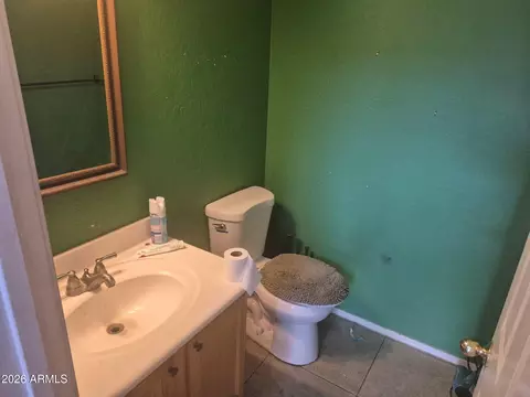 Bath - 2674 S Seton Ave, Gilbert, AZ 85295 photo 3 of 4