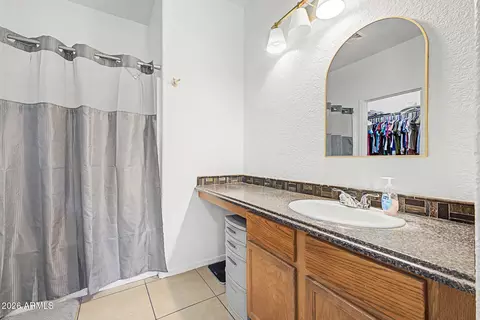 Bath - 1205 E Chambers St, Phoenix, AZ 85040 photo 2 of 3