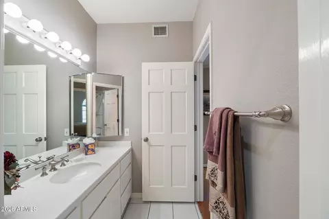 Bath - 84 E Buena Vista Dr, Tempe, AZ 85284 photo 4 of 7
