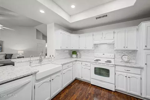 Kitchen - 11440 E Nido Ave, Mesa, AZ 85209 photo 2 of 4