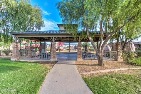 View/Area - 957 E Rojo Way, Gilbert, AZ 85297 photo 5 of 31