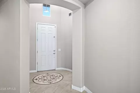 Entry Way - 957 E Rojo Way, Gilbert, AZ 85297 photo 2 of 3
