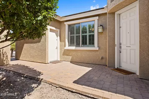 Exterior - 957 E Rojo Way, Gilbert, AZ 85297 photo 6 of 14