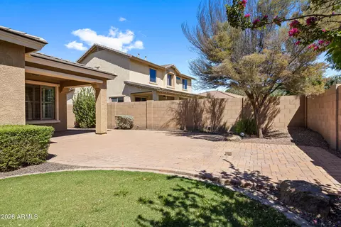 Exterior - 957 E Rojo Way, Gilbert, AZ 85297 photo 11 of 14