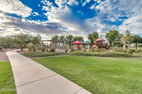 View/Area - 957 E Rojo Way, Gilbert, AZ 85297 photo 1 of 31