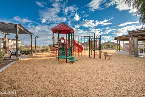 View/Area - 957 E Rojo Way, Gilbert, AZ 85297 photo 8 of 31