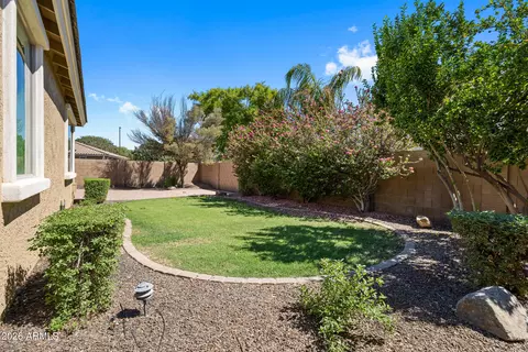 Exterior - 957 E Rojo Way, Gilbert, AZ 85297 photo 3 of 14