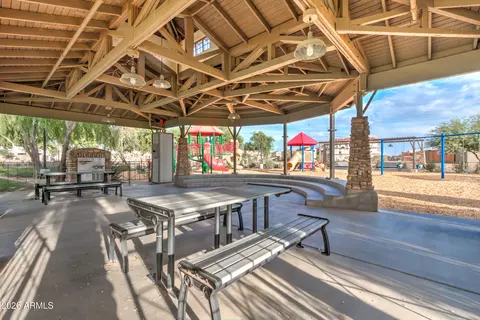 View/Area - 957 E Rojo Way, Gilbert, AZ 85297 photo 6 of 31