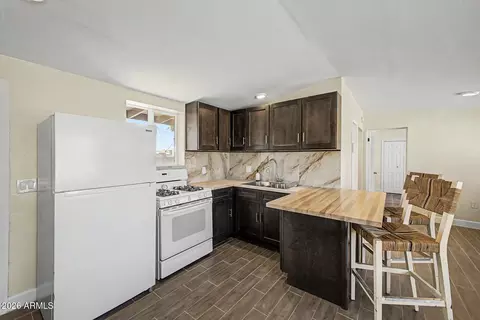 Kitchen - 1535 E Christy Dr, Phoenix, AZ 85020 photo 1 of 2