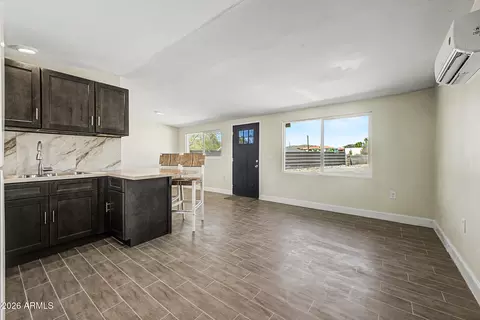 Living - 1535 E Christy Dr, Phoenix, AZ 85020 photo 3 of 4