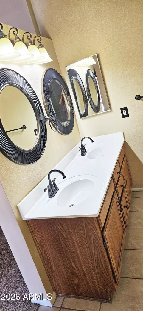Bath - 815 E Lexington Ave, Gilbert, AZ 85234 photo 2 of 4
