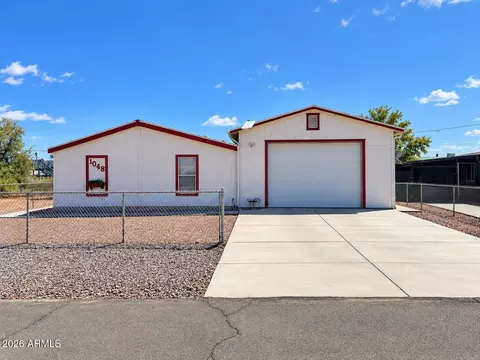 1048 Holly St, Bullhead City, AZ 86442
