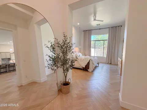 Entry Way - 3818 E Crest Ln, Phoenix, AZ 85050 photo 2 of 8