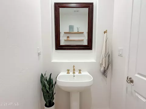 Bath - 3818 E Crest Ln, Phoenix, AZ 85050 photo 6 of 6