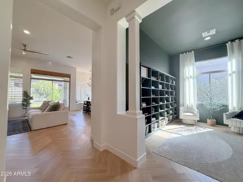 Entry Way - 3818 E Crest Ln, Phoenix, AZ 85050 photo 5 of 8