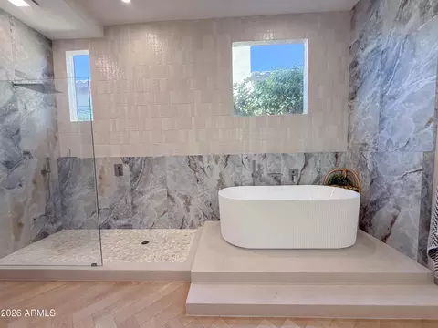 Bath - 3818 E Crest Ln, Phoenix, AZ 85050 photo 3 of 6