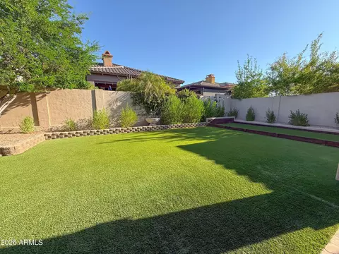 Exterior - 3818 E Crest Ln, Phoenix, AZ 85050 photo 3 of 8