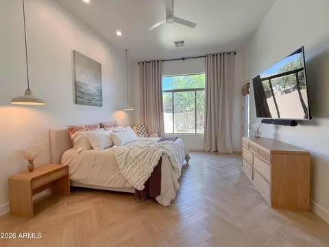 Bedroom - 3818 E Crest Ln, Phoenix, AZ 85050 photo 1 of 3